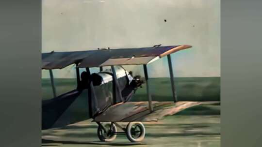 1903年美国制造第一家飞机和水上汽车