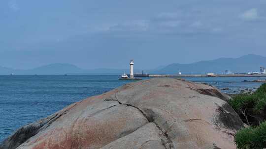 海南海岸礁石灯塔