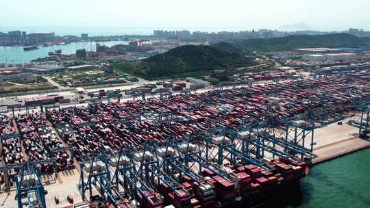 航拍海岛集装箱港口码头海洋运输
