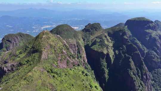 航拍福建漳州平和县灵通岩山林风光