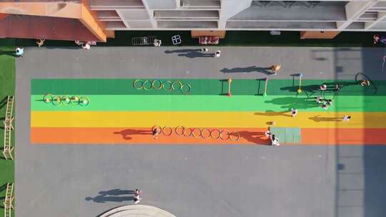 成都高新区一幼儿园户外活动航拍合集