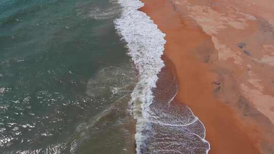 海南海岸线沙滩海浪航拍