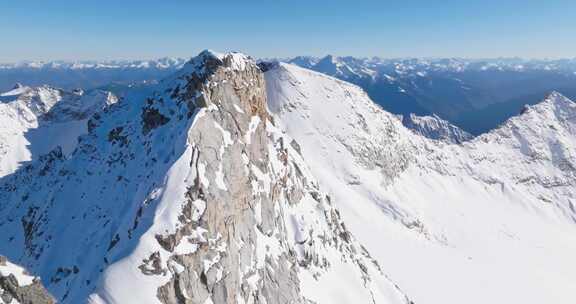 航拍四川阿坝黑水县达古冰川雪山风景