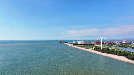 海南东方市鱼鳞洲海边的风车