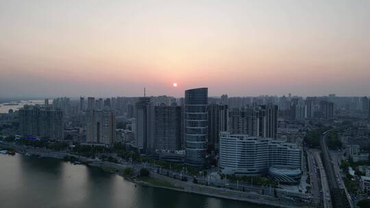 航拍城市日落晚霞夕阳湖北襄阳