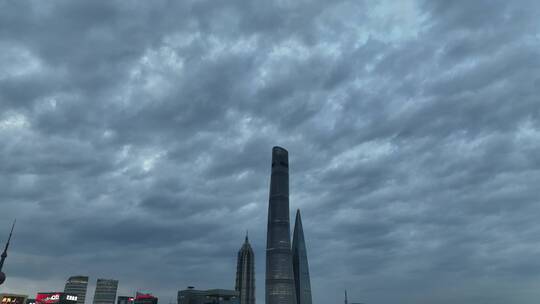 航拍上海中心大厦