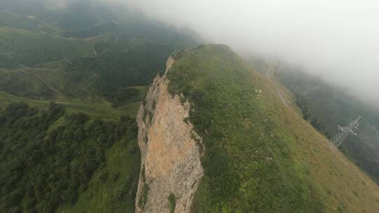 穿越机穿越海拔1400米的茶山