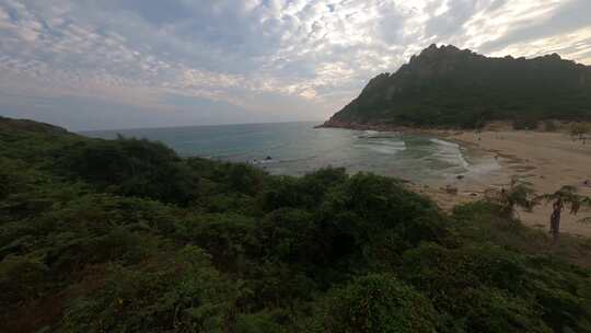 穿越机航拍4K海南三亚大海沙滩海边风景