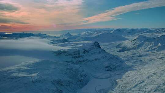 冰天雪地雪山风光
