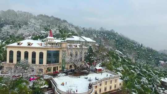 原创拍摄莫干山芦花荡饭带你航拍冬天雪景