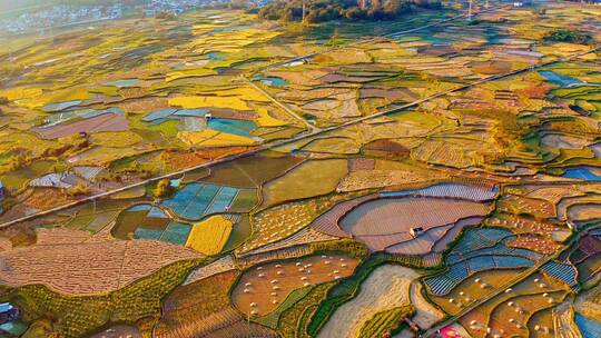 腾冲坝派梯田大地作画航拍
