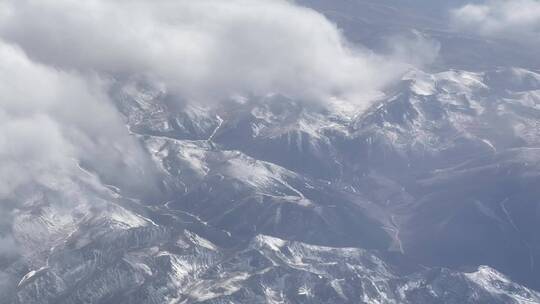 飞机上航拍 俯瞰雪山 藏区大气_1652视频素材模板下载