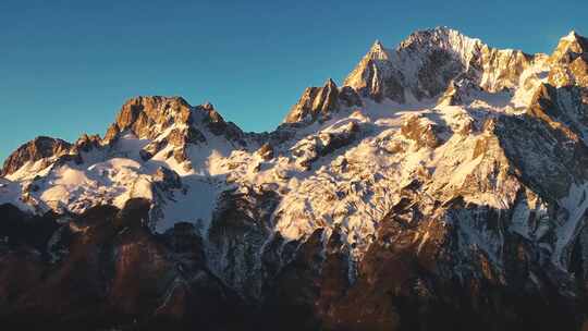 日出玉龙雪山-日照金山