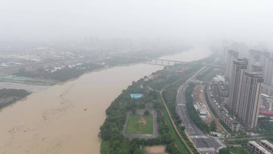 航拍河流洪水泛滥