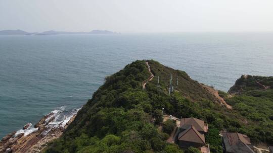 航拍大海海浪礁石沙滩海边度假村岛屿