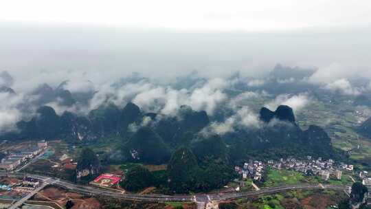 航拍烟雨桂林喀斯特地貌