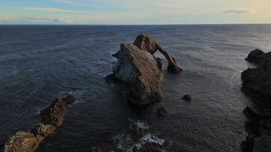 弓小提琴岩，波特克基，苏格兰，海