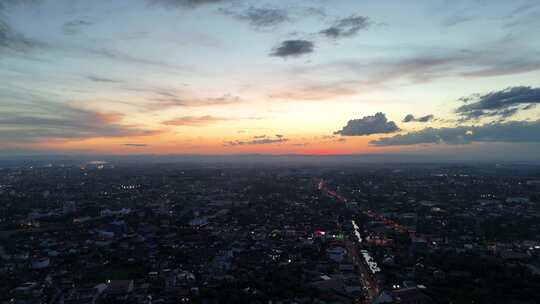 4K航拍夕阳下老挝首都万象城市风光