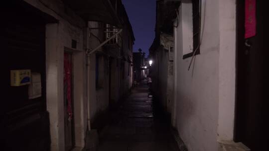 绍兴仓桥直街古街道夜景