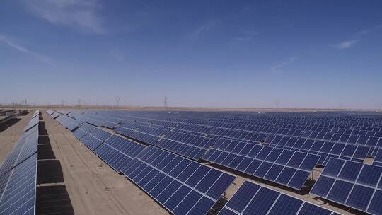 格尔木太阳能电站航拍 柴达木新能源风光