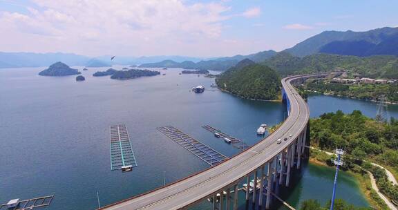 中国江西庐山西海，高速路