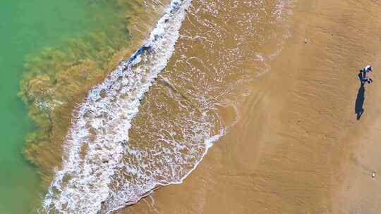 大海海边海水海浪沙滩海滩航拍海岸线风景唯