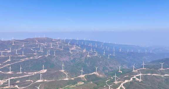 4K大山风力发电场航拍