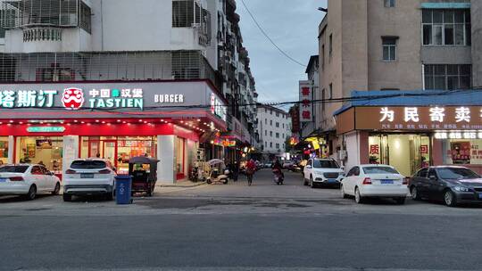 城市街道马路建筑步行街街商铺菜市场人流