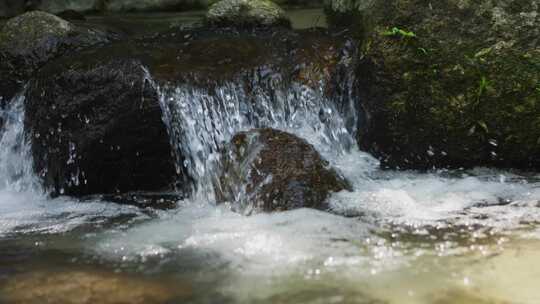 山涧清泉流水纯净山泉水