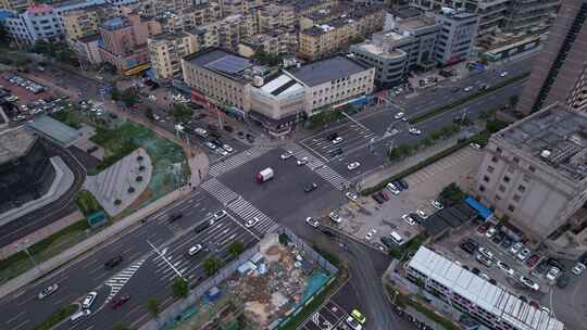 航拍烟台芝罘弯码头搭乘游客进港出港的游船