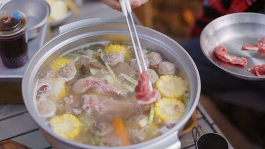 户外露营牛肉火锅