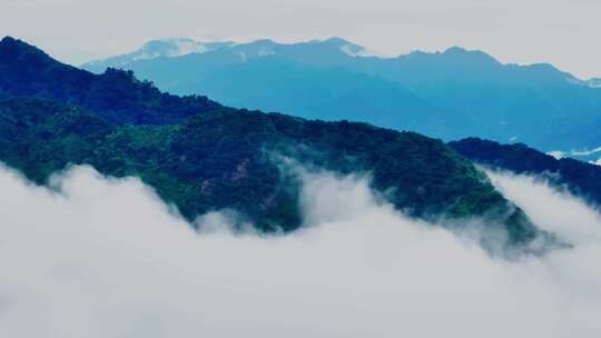 航拍秦岭山脉森林云雾风光