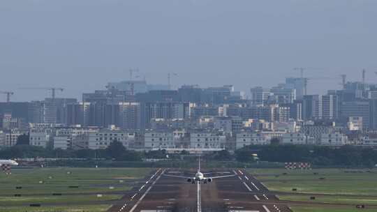 深圳宝安机场起飞的厦门航空飞机视频素材模板下载