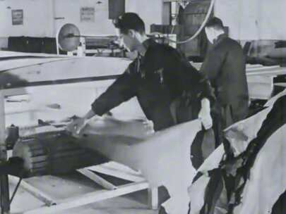 50年代的皮革制品厂 美术是重要内容