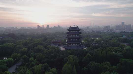 4k航拍山东济南大明湖超然楼日出朝霞