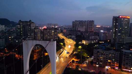 大桥城市夜景车流