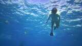 练习潜水的女人高清在线视频素材下载