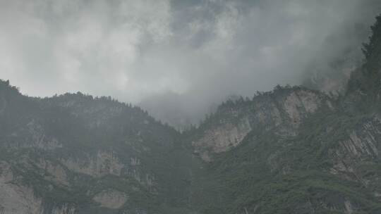 4k航拍天空云层山峰树