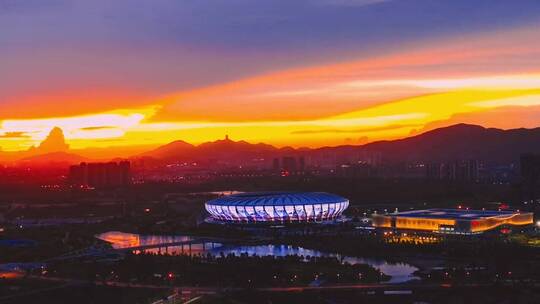 爱世间温柔万物，沿途为晚霞停留