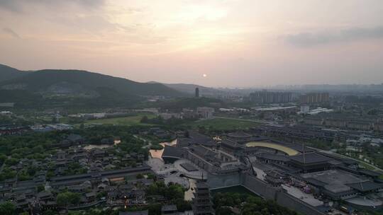 湖北襄阳中国唐城日落晚霞夜幕降临