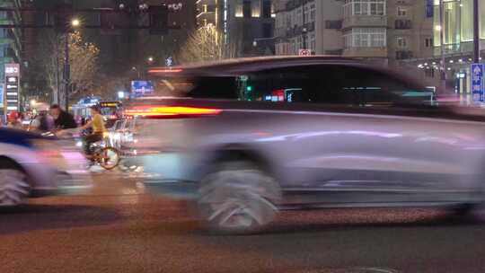 夜晚城市行人过马路人流脚步夜景人文视频素