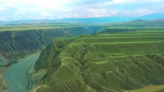 新疆天山脚下的安集海大峡谷航拍