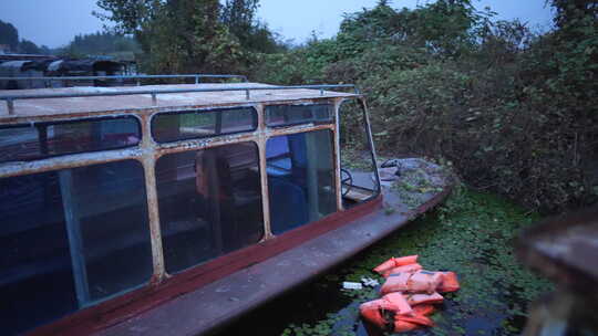 白洋淀破船凄凉诡异残破  生锈 废弃 腐蚀