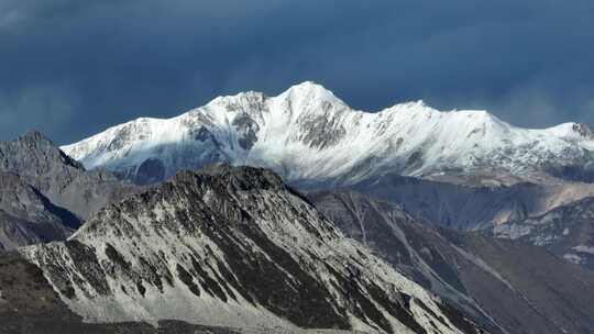 四川川西甘孜云绕雅拉观景台、雅拉雪山