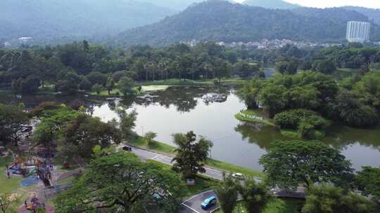 山地自然湖泊旅游