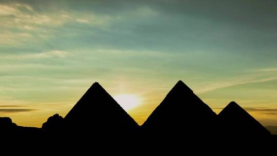 金字塔Piramids