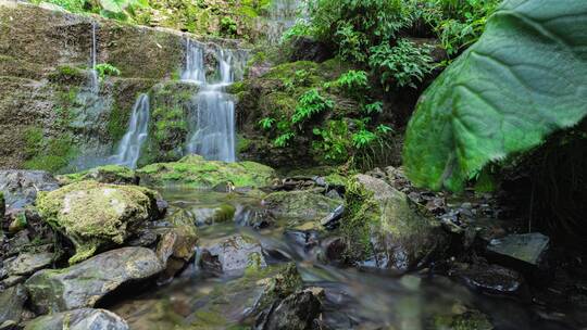 4k高山瀑布流水移动延时