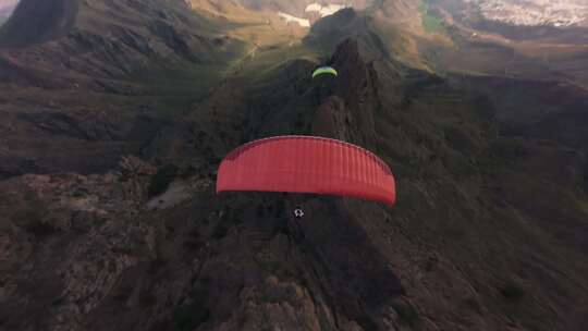 FPV穿越机航拍滑翔伞飞行极限运动