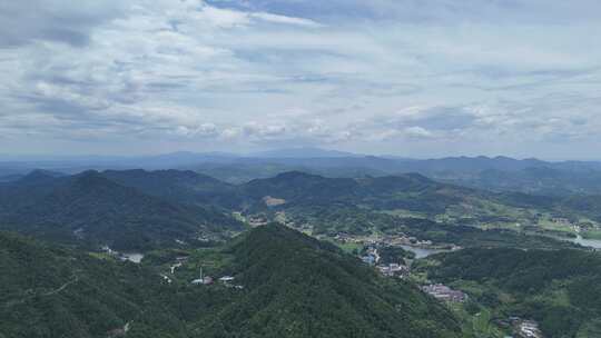 航拍连绵起伏山川丘陵