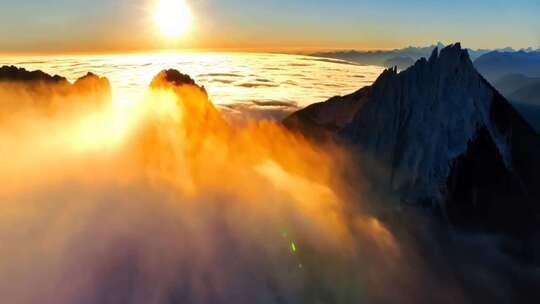 高山云海日出景观